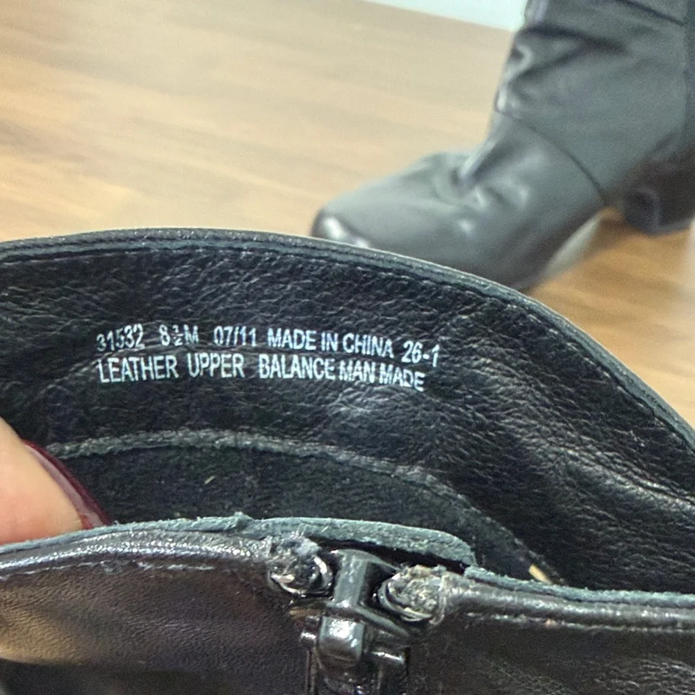 Clarks supple black